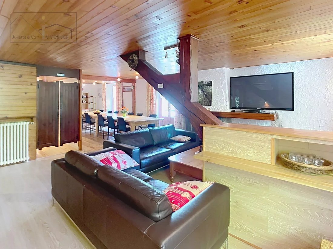 Chalet in Chamonix-Mont-Blanc, Auvergne-Rhône-Alpes, France 2 - 17991956