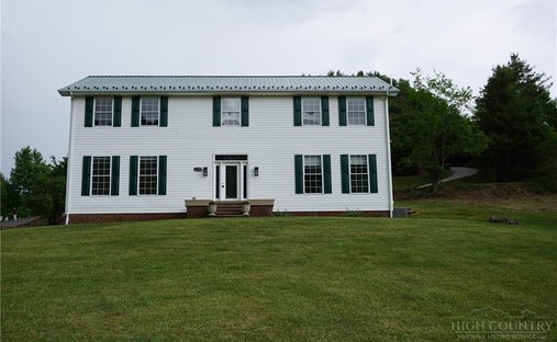 House in West Jefferson, North Carolina, United States 1