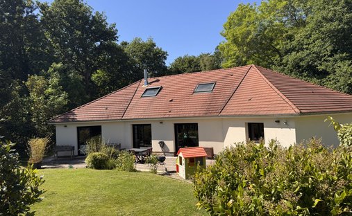 House in Pampoule-La Ravine, Louviers, France 1