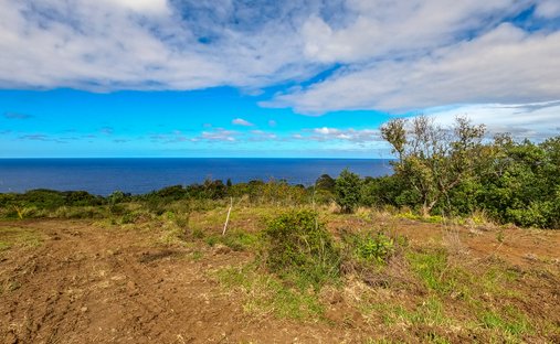 Land in Pepeekeo, Hawaii, United States 1