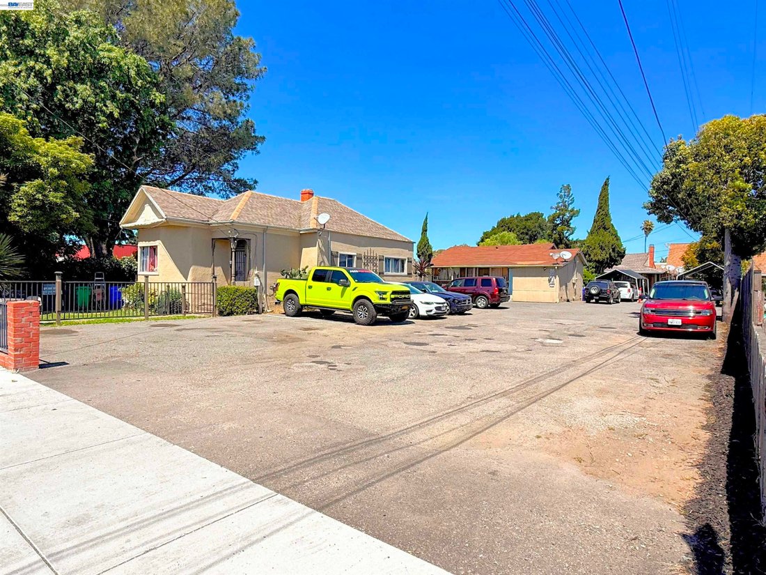 Hayward, California, United States 2 - 17991295