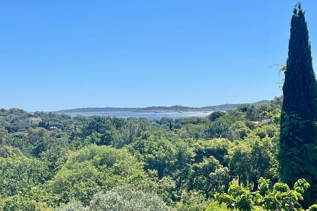 Villa in Grimaud, Provence-Alpes-Côte d'Azur, France 1 - 17985306