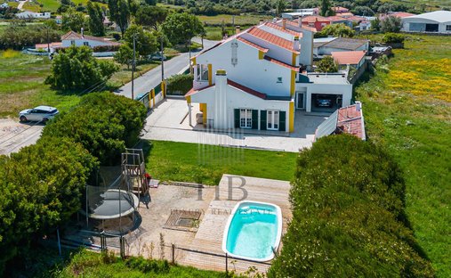 House in São João das Lampas, Lisbon, Portugal 1