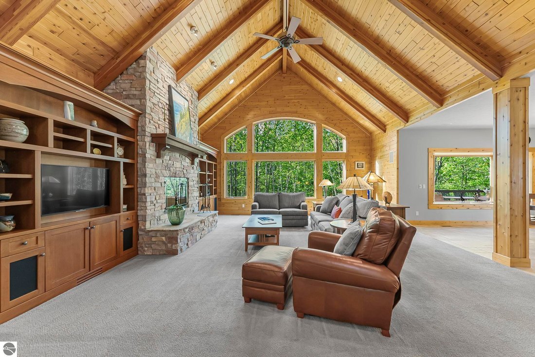 House in Onekama, Michigan, United States 4 - 17995529