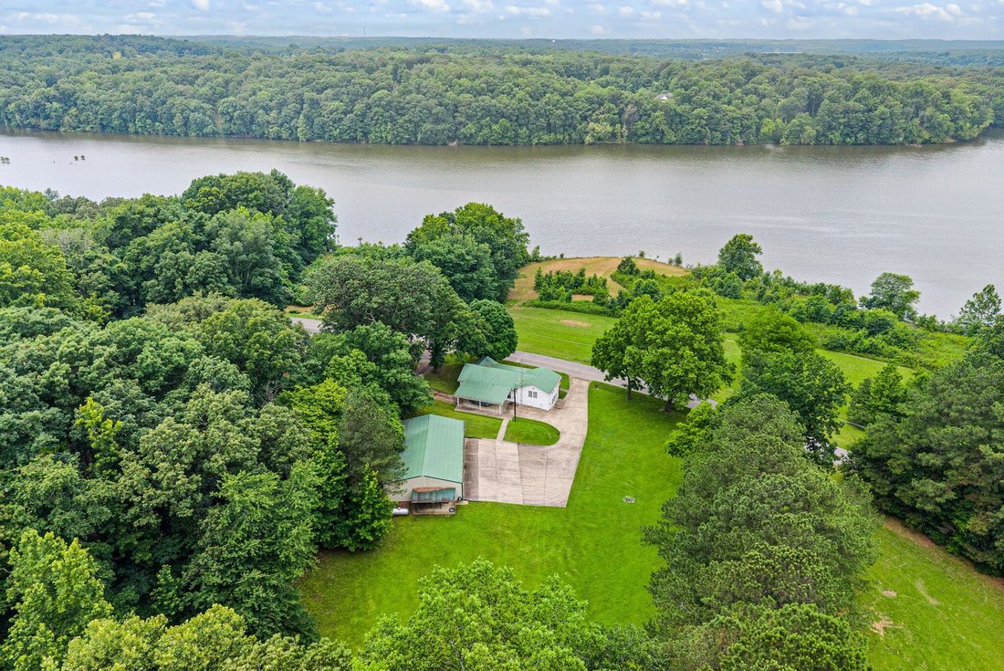 House in Dover, Tennessee, United States 1 - 17985829