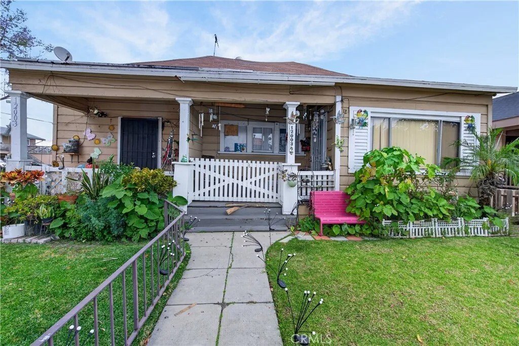 Norwalk, California, United States 1 - 17994717