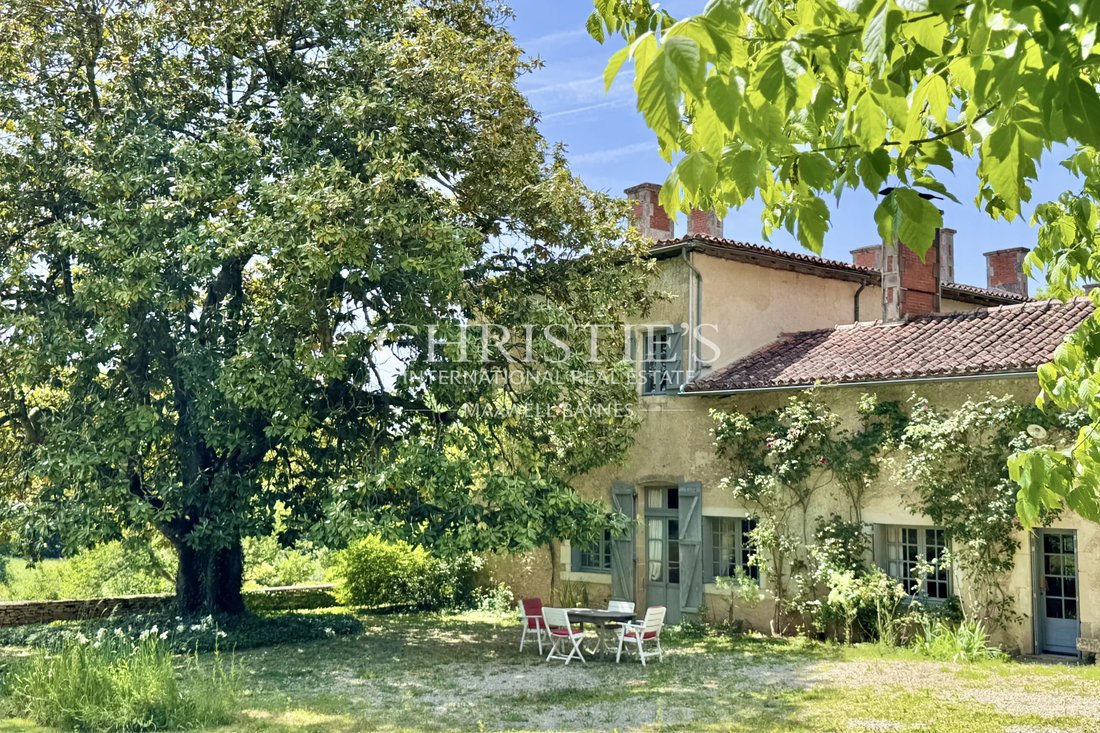 Estate in Saint-Claud, Nouvelle-Aquitaine, France 2 - 17993688