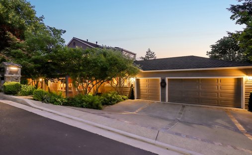 House in Cedar Hills, Oregon, United States 1