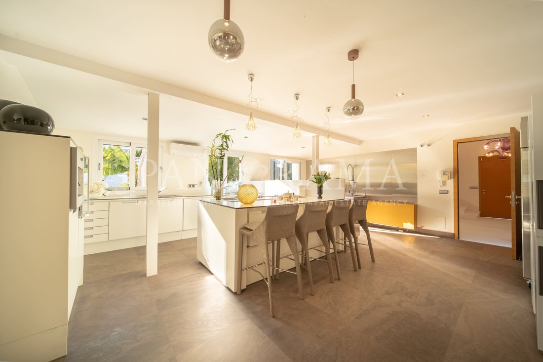 Villa in Guadalmina Alta, San Pedro de Alcantara, Spain 5 - 17986002