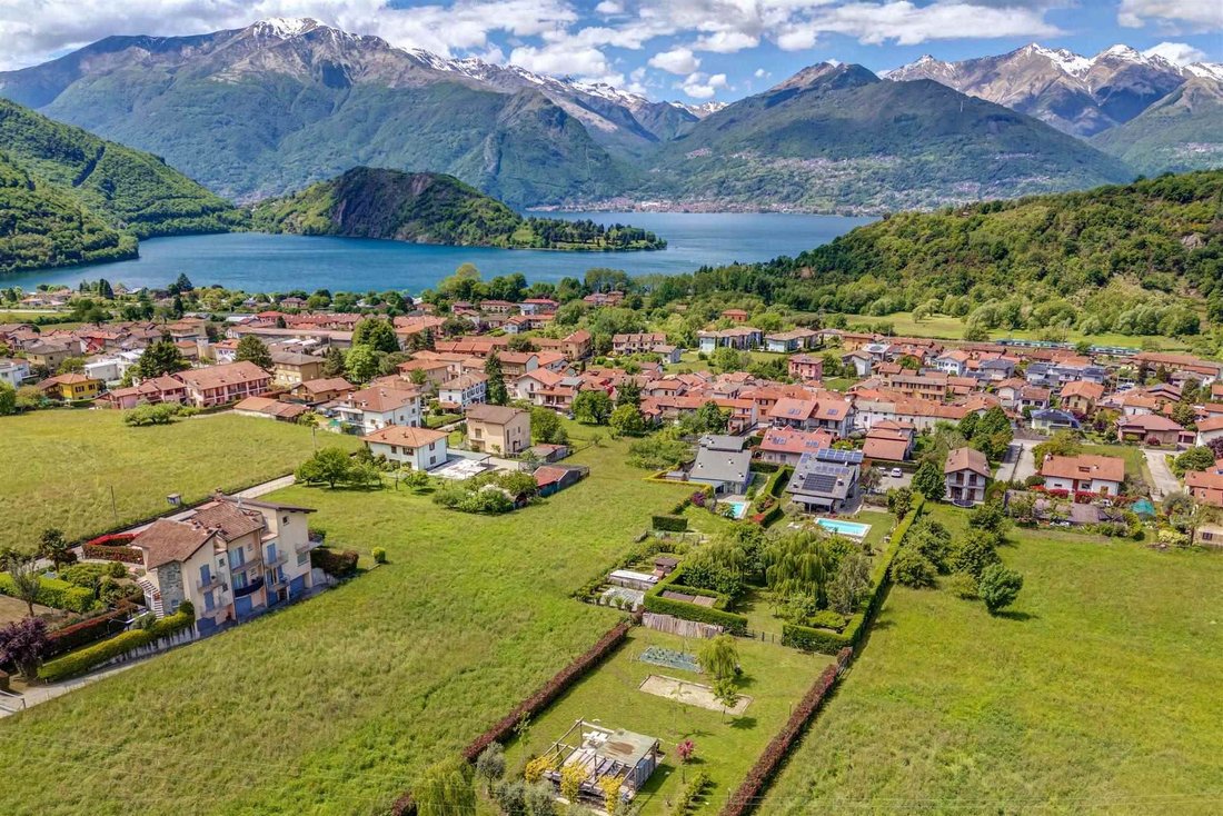 Villa in Colico Piano, Lombardy, Italy 2 - 17995062