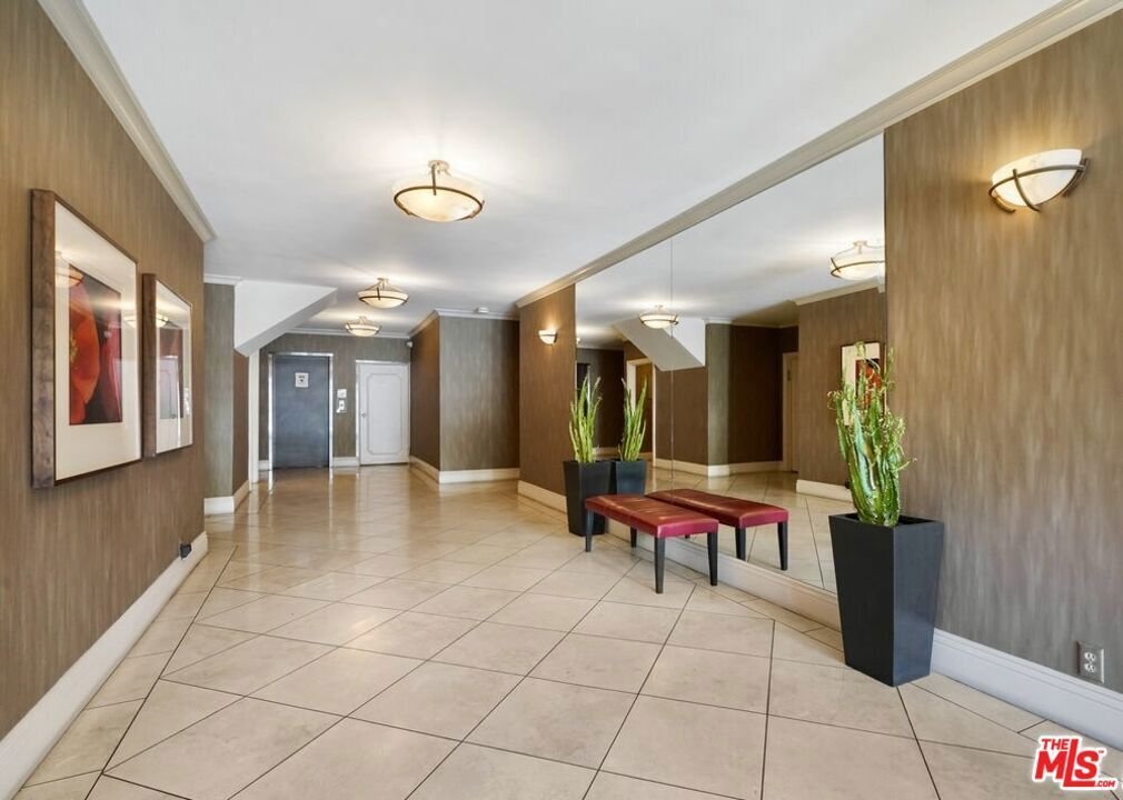 Condo in Los Angeles, California, United States 3 - 17987548