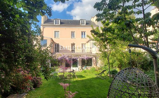 Villa in Domaine National du Château, Versailles, France 1