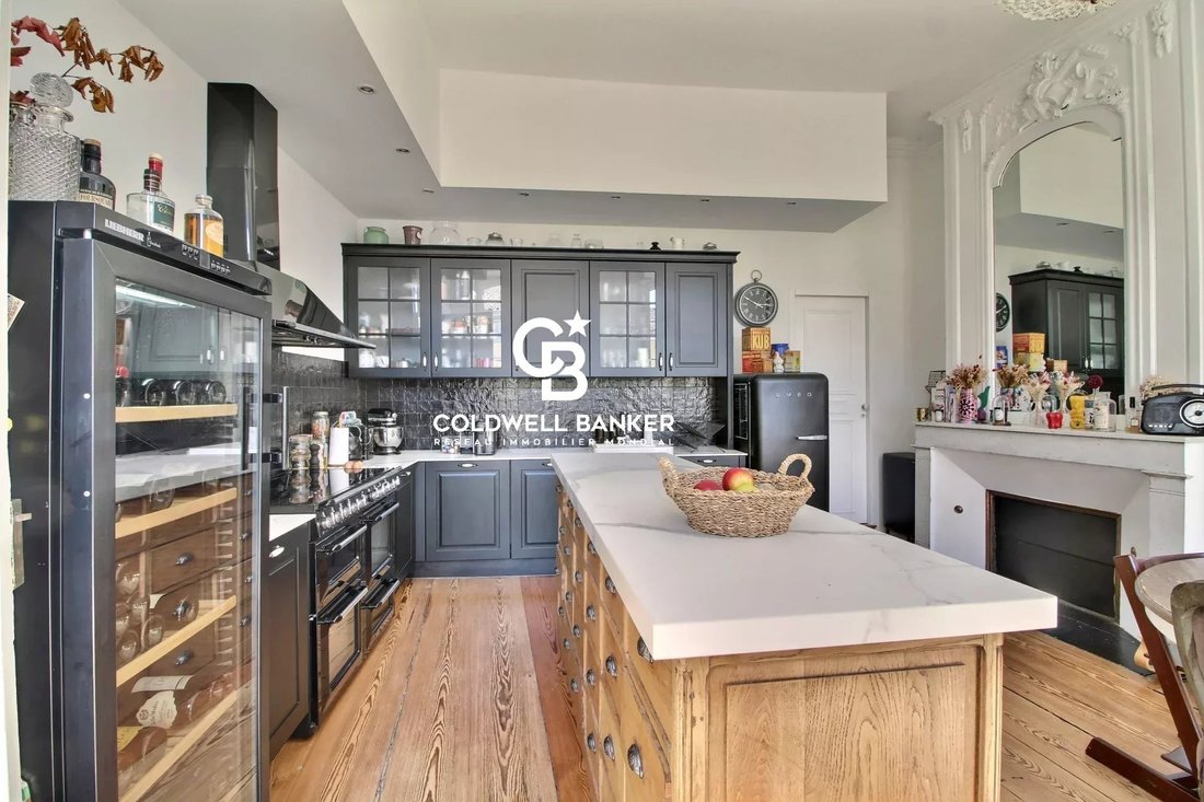 Apartment in Grand Parc-Chartrons-Paul Doumer, Bordeaux, France 3 - 17986375