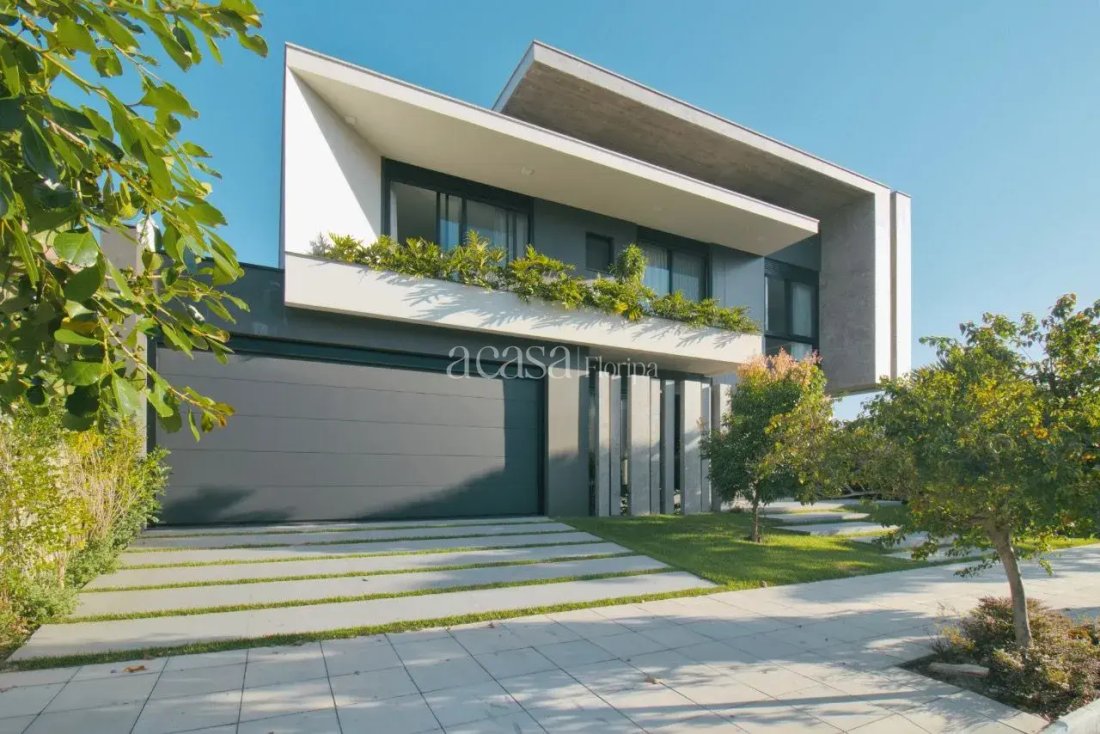 House in Florianópolis, State of Santa Catarina, Brazil 2 - 17986871