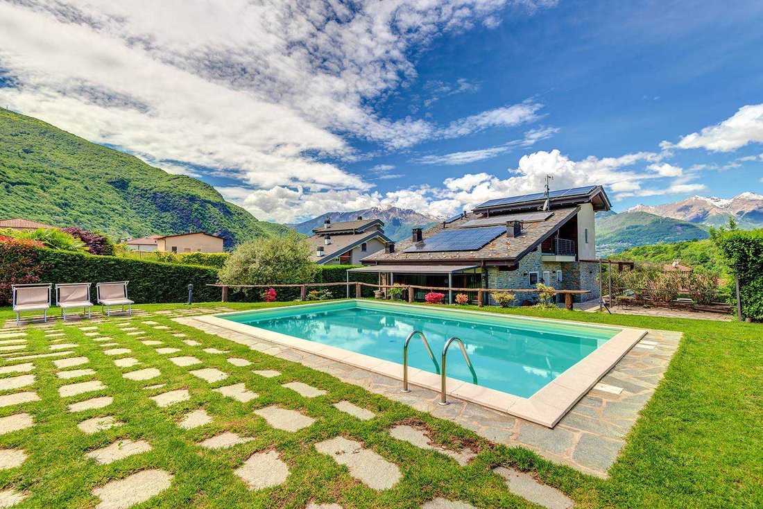 Villa in Colico Piano, Lombardy, Italy 1 - 17995062