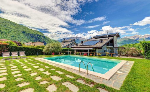 Villa in Colico Piano, Lombardy, Italy 1