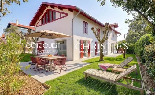 House in Labordotte-La Colline, Biarritz, France 1