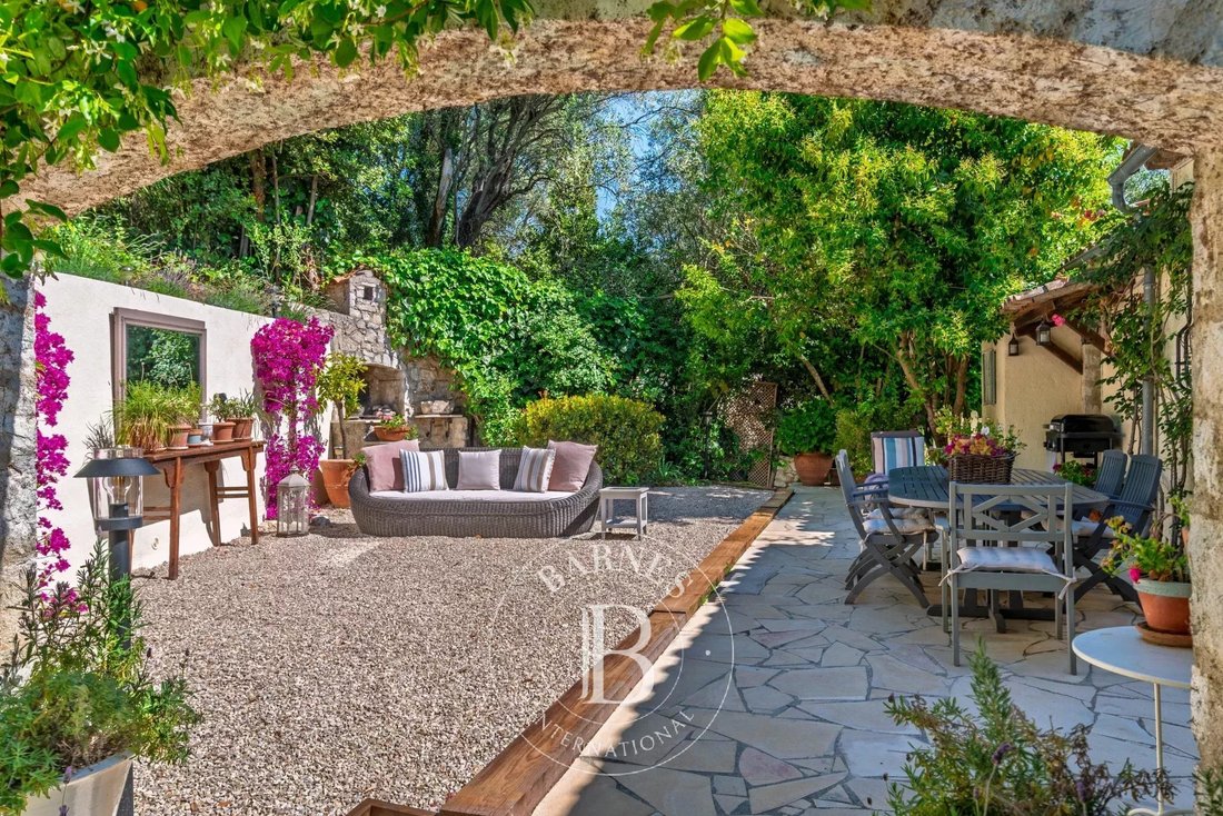 Villa in Opio, Provence-Alpes-Côte d'Azur, France 2 - 17995070