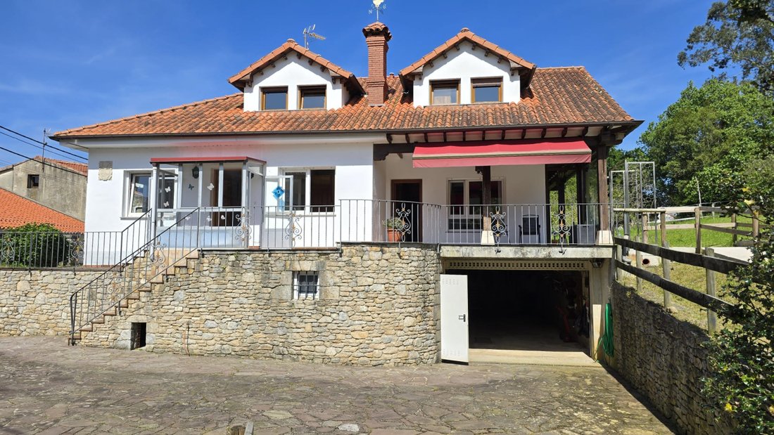 House in Alfoz de Lloredo, Cantabria, Spain 2 - 17990910