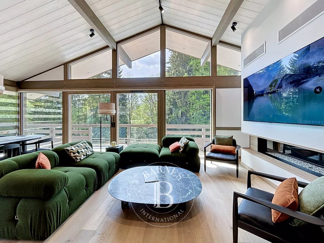 Chalet in Les Gets, Auvergne-Rhône-Alpes, France 2 - 17985996
