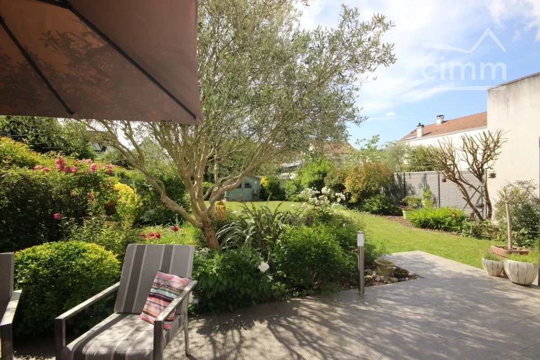 House in Guy Mocquet-Jean Mermoz, Gournay-sur-Marne, France 1 - 17987492