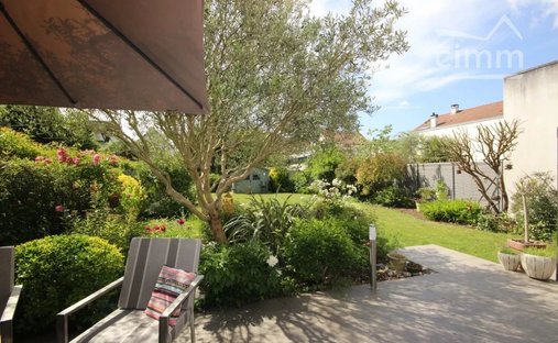 House in Guy Mocquet-Jean Mermoz, Gournay-sur-Marne, France 1