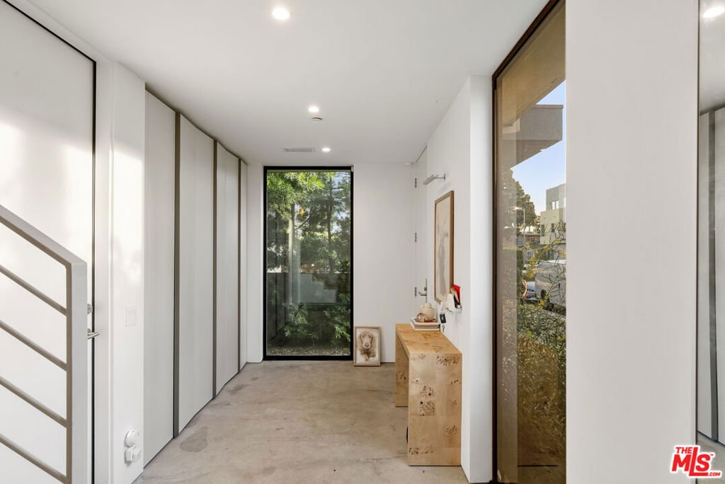 Townhouse in Los Angeles, California, United States 3 - 17987551