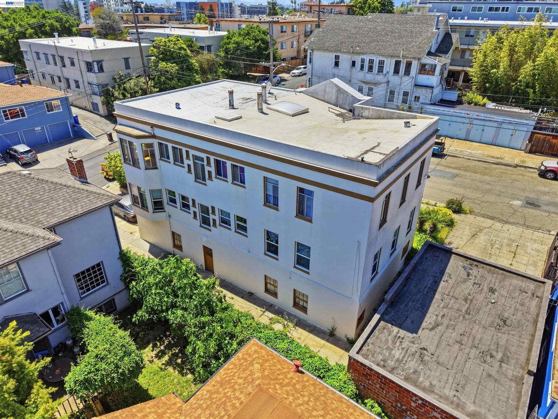 Oakland, California, United States 5 - 17988689