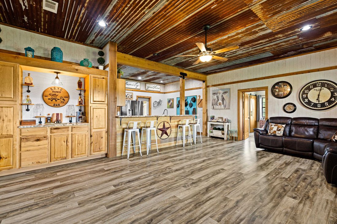 House in Ben Wheeler, Texas, United States 4 - 17994217