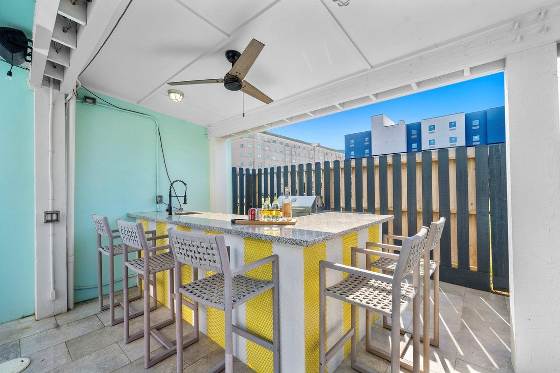 House in Galveston, Texas, United States 5 - 17989026