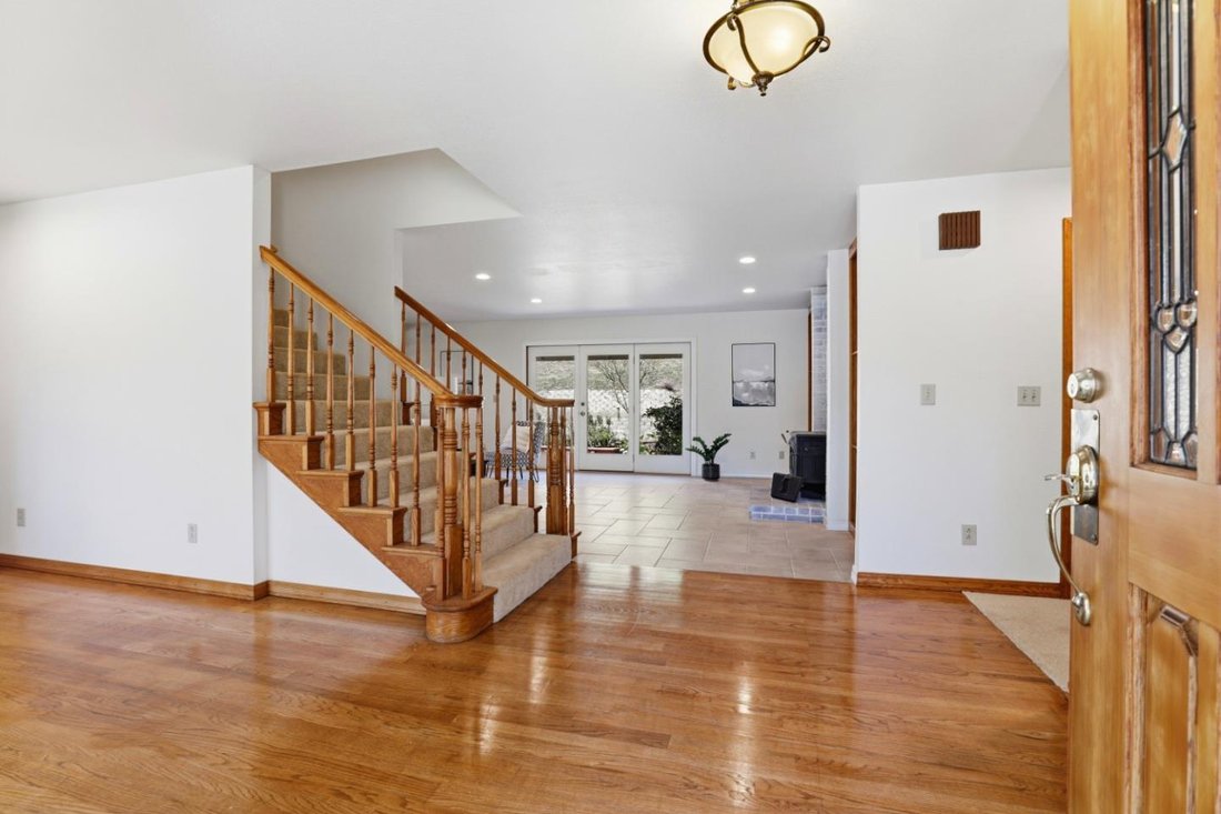 House in San Juan Bautista, California, United States 4 - 17992847