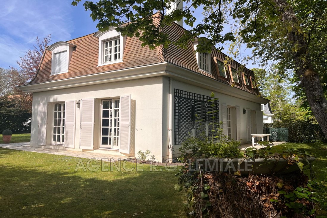 Villa in Charlemagne, Maisons-Laffitte, France 2 - 17991454
