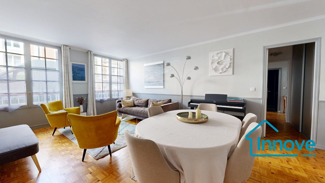 Apartment in Domaine National du Château, Versailles, France 3 - 17990554