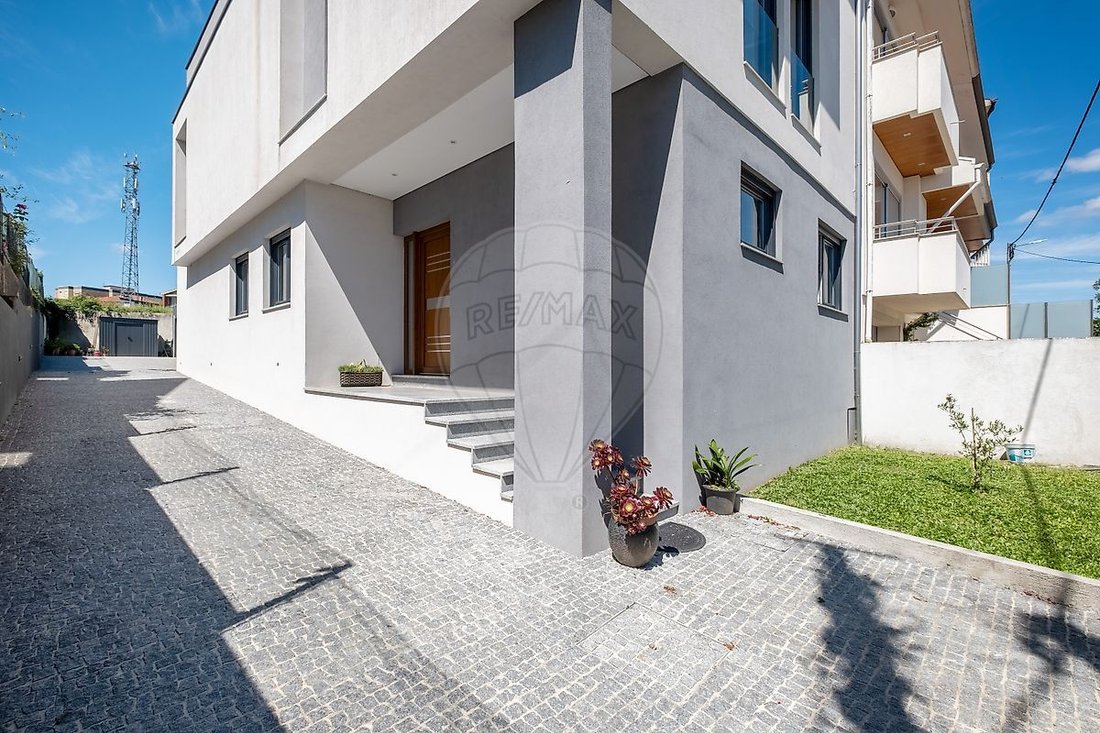 House in Fanzeres e Sao Pedro da Cova, Porto District, Portugal 2 - 17852403