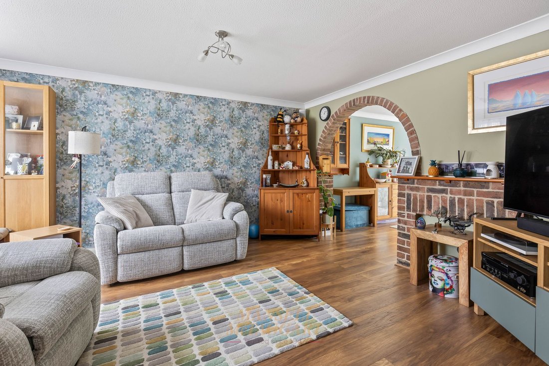 House in East Grinstead, England 5 - 17989164
