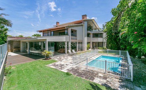 Condo in Florianópolis, State of Santa Catarina, Brazil 1