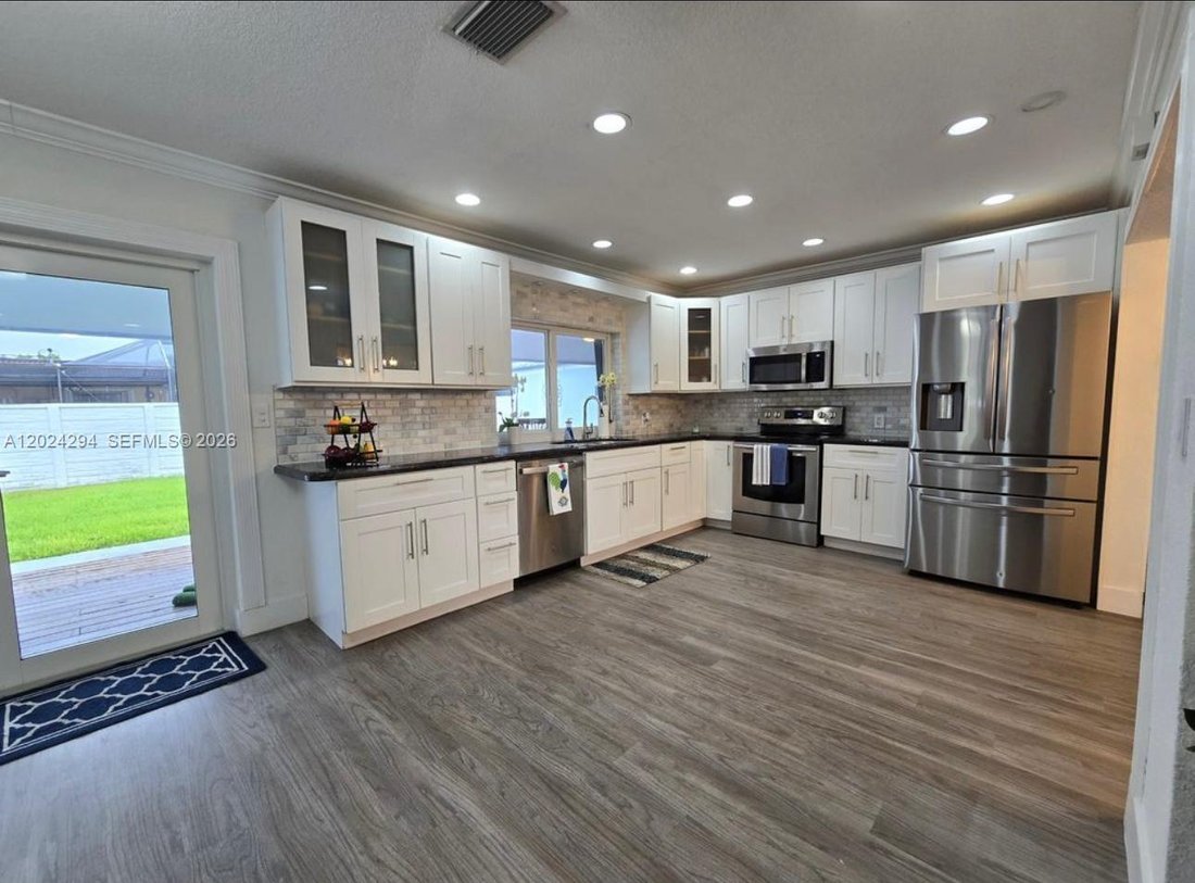 House in Miami, Florida, United States 5 - 17994376