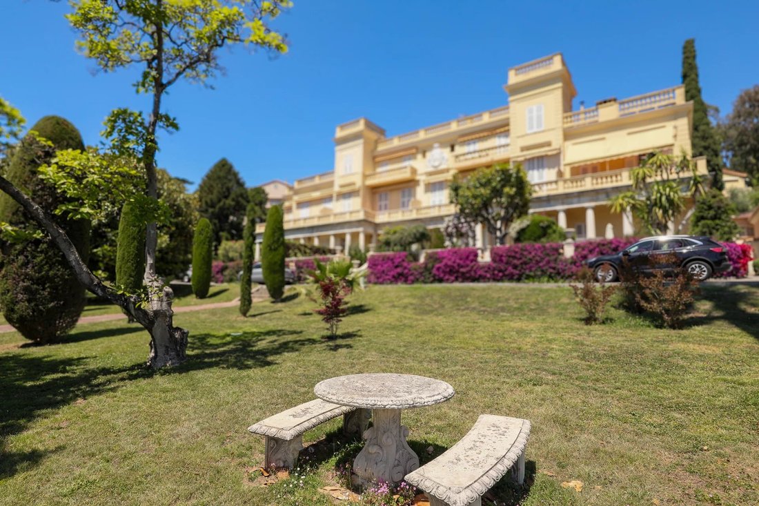 Apartment in Cannes, Provence-Alpes-Côte d'Azur, France 1 - 17984480
