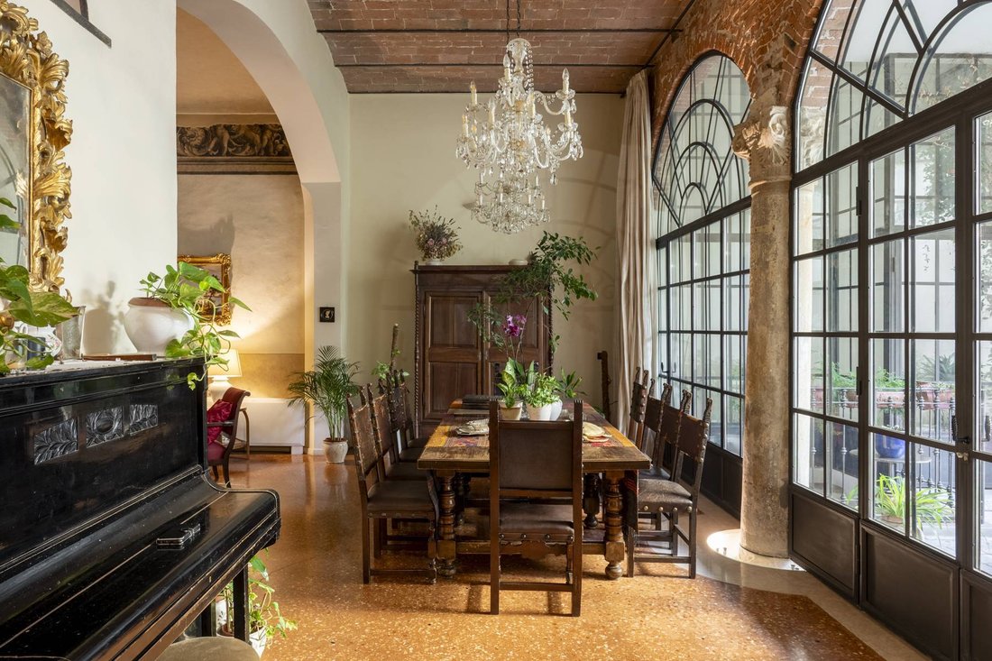 Apartment in Historic Center, Bologna, Italy 1 - 17987127