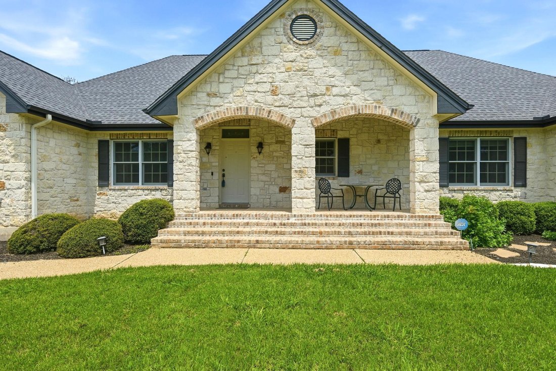 House in Georgetown, Texas, United States 3 - 17988432