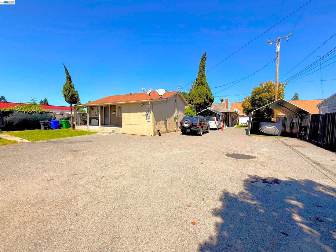 Hayward, California, United States 4 - 17991295