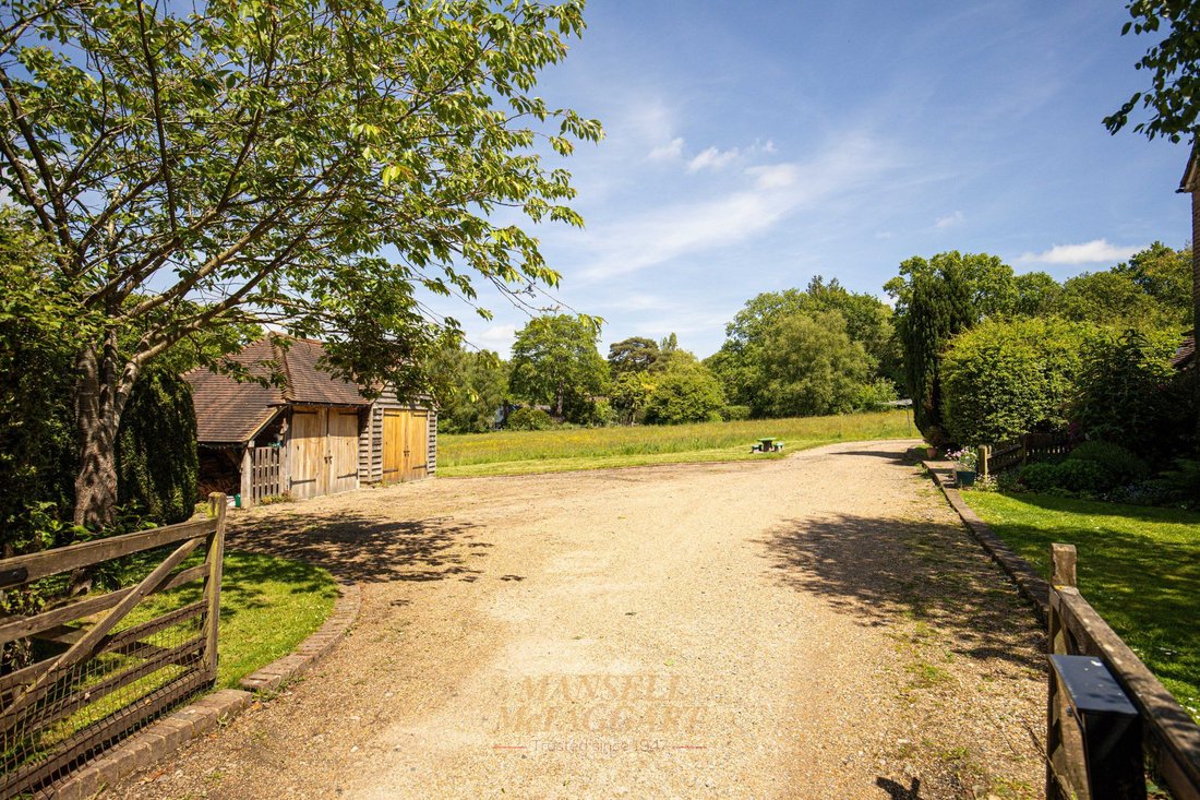 House in Balls Green, Hartfield, England 4 - 17985852