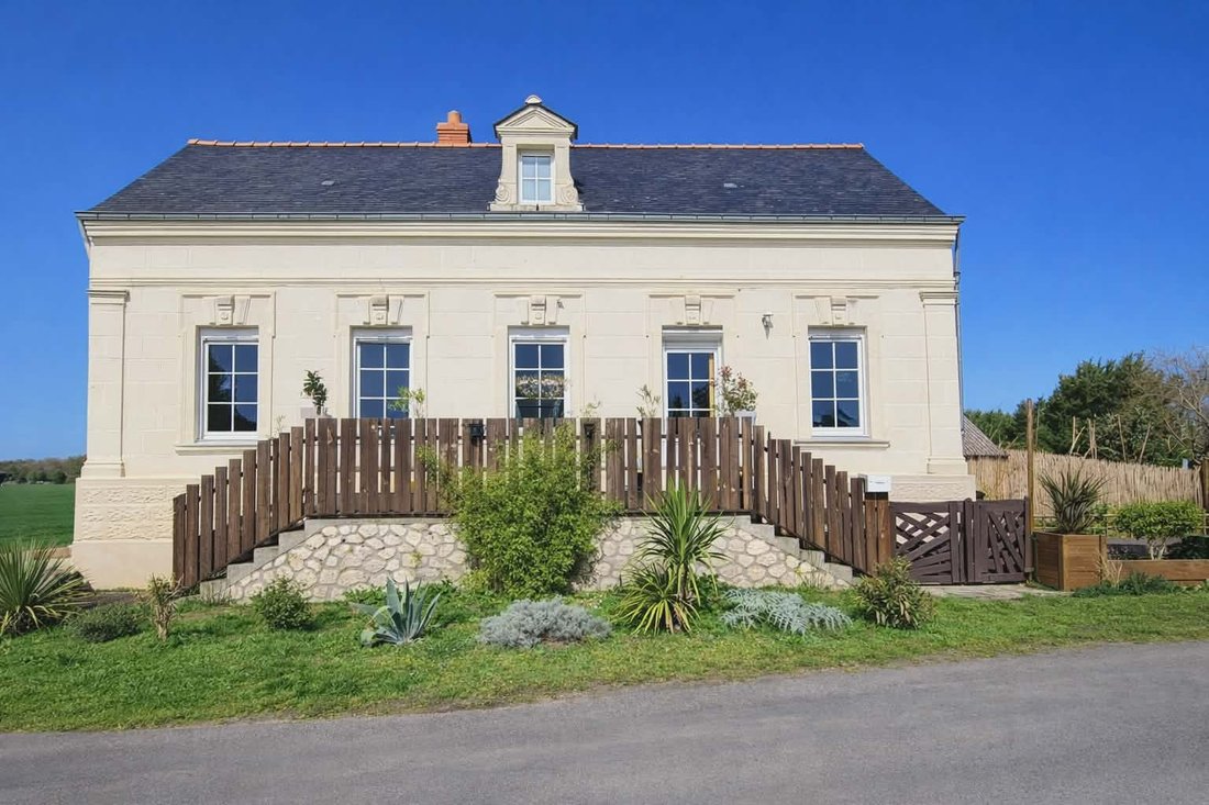 Villa in Gennes-Val-de-Loire, Pays de la Loire, France 2 - 17986605