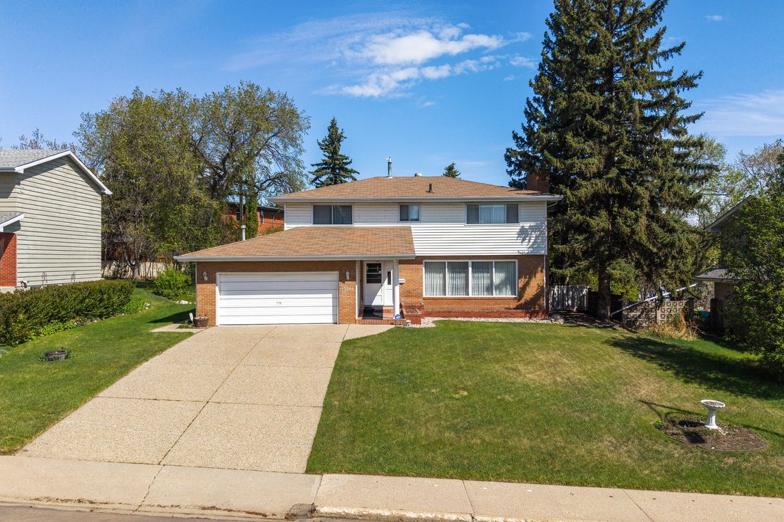 House in Edmonton, Alberta, Canada 1 - 17987006