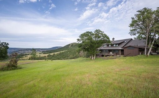 House in Mosier, Oregon, United States 1