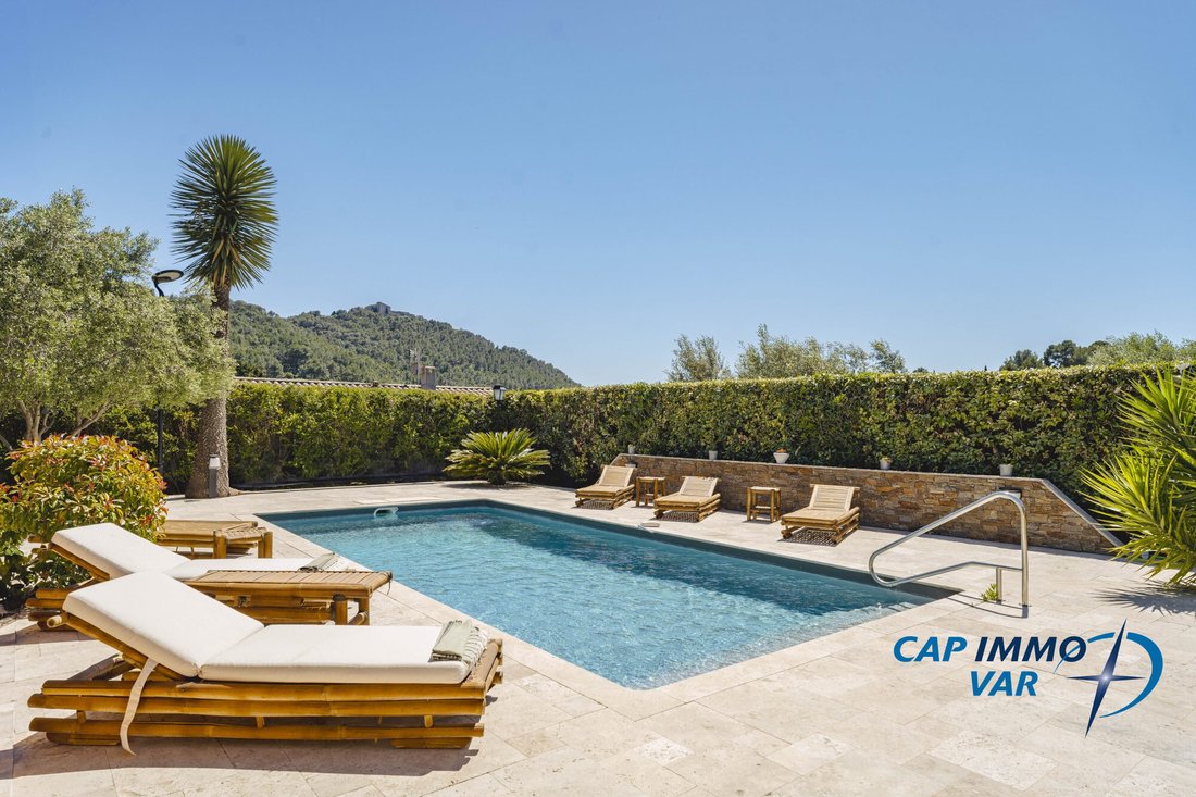 Villa in Le Castellet, Provence-Alpes-Côte d'Azur, France 2 - 17990414
