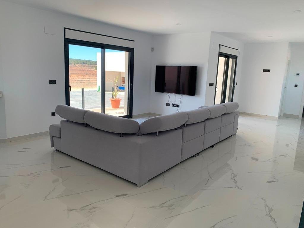 Villa in el Pinos / Pinoso, Valencian Community, Spain 3 - 17995115