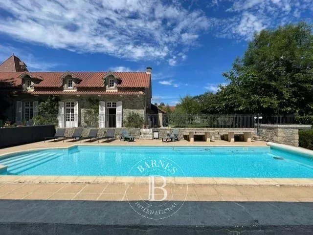 Estate in Villefranche-de-Rouergue, Occitania, France 4 - 17989473