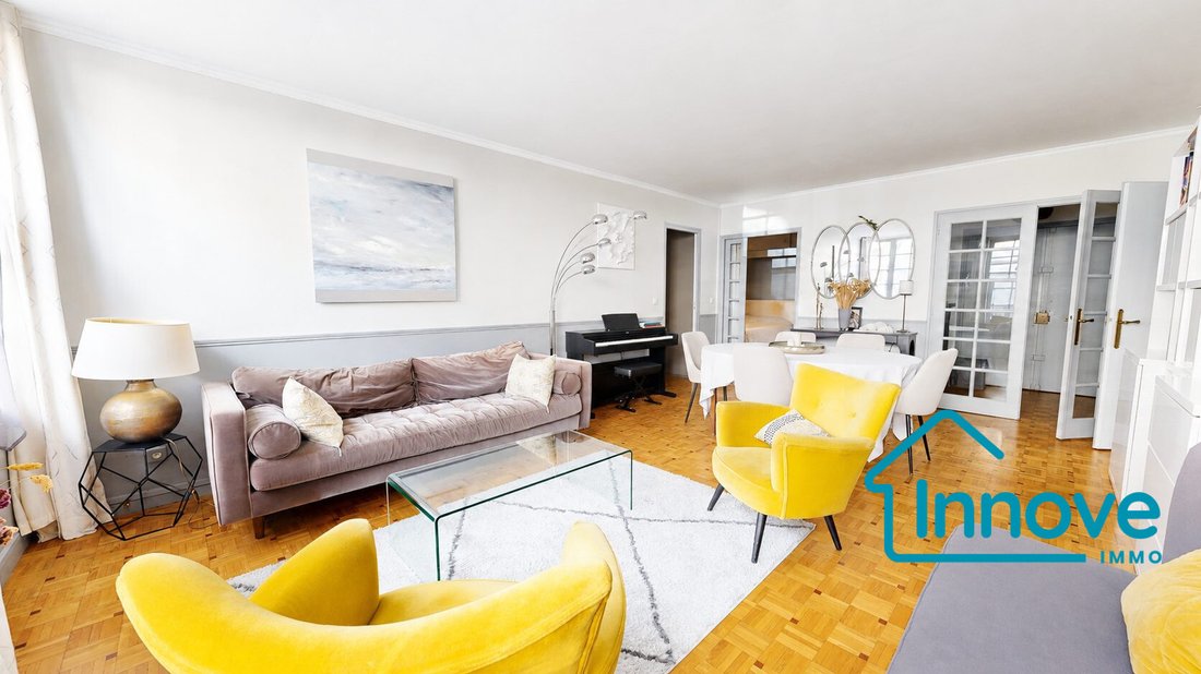 Apartment in Domaine National du Château, Versailles, France 1 - 17990554