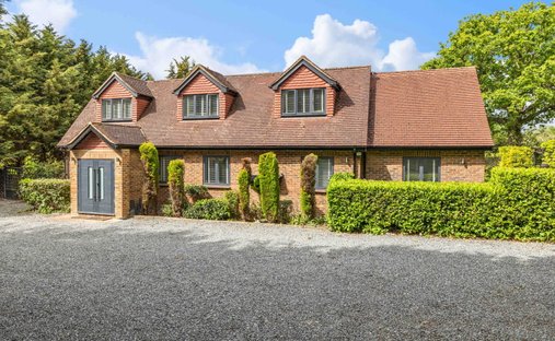 House in Ramsden Bellhouse, England 1